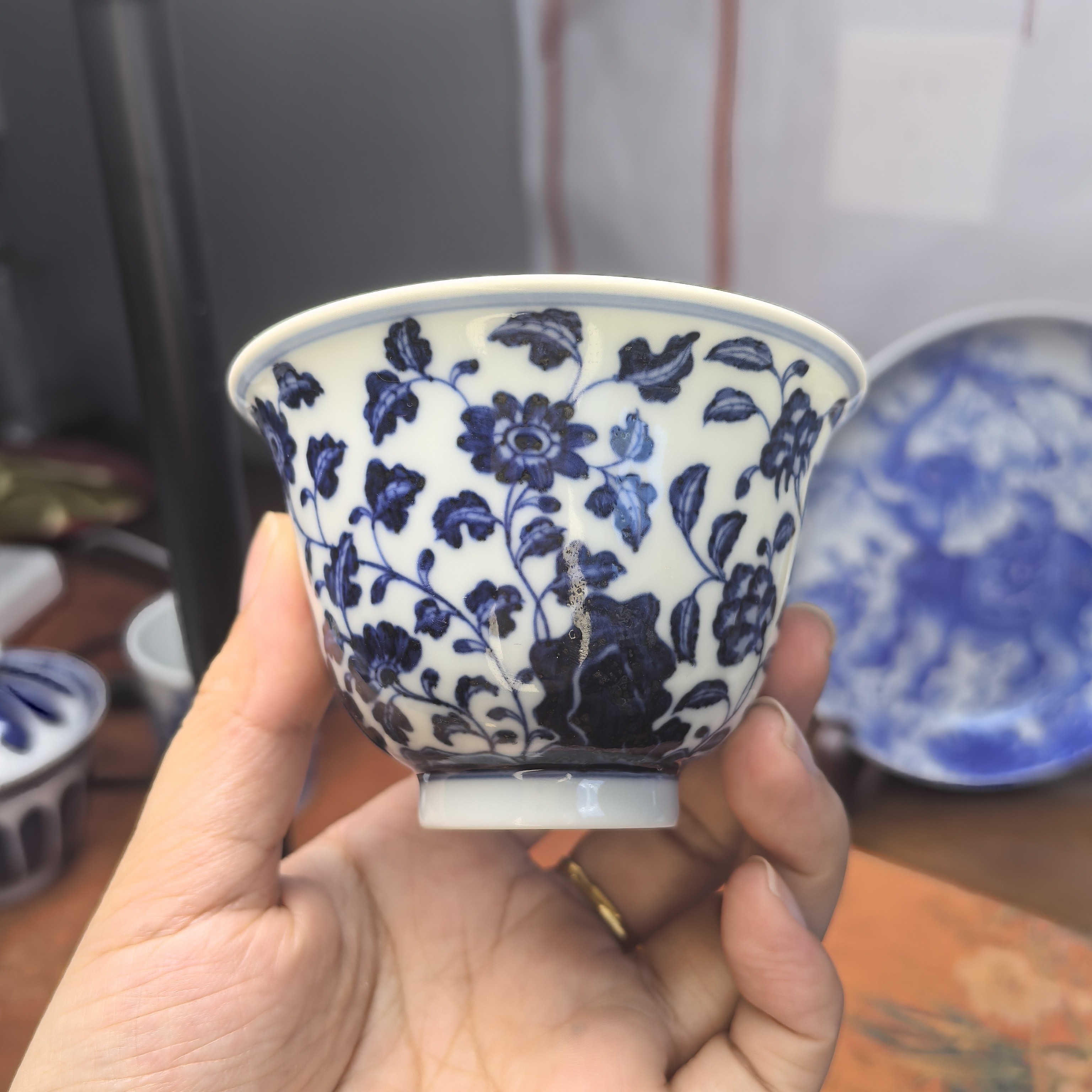 纯手绘仿古青花缠枝四季花主人杯90-100ml