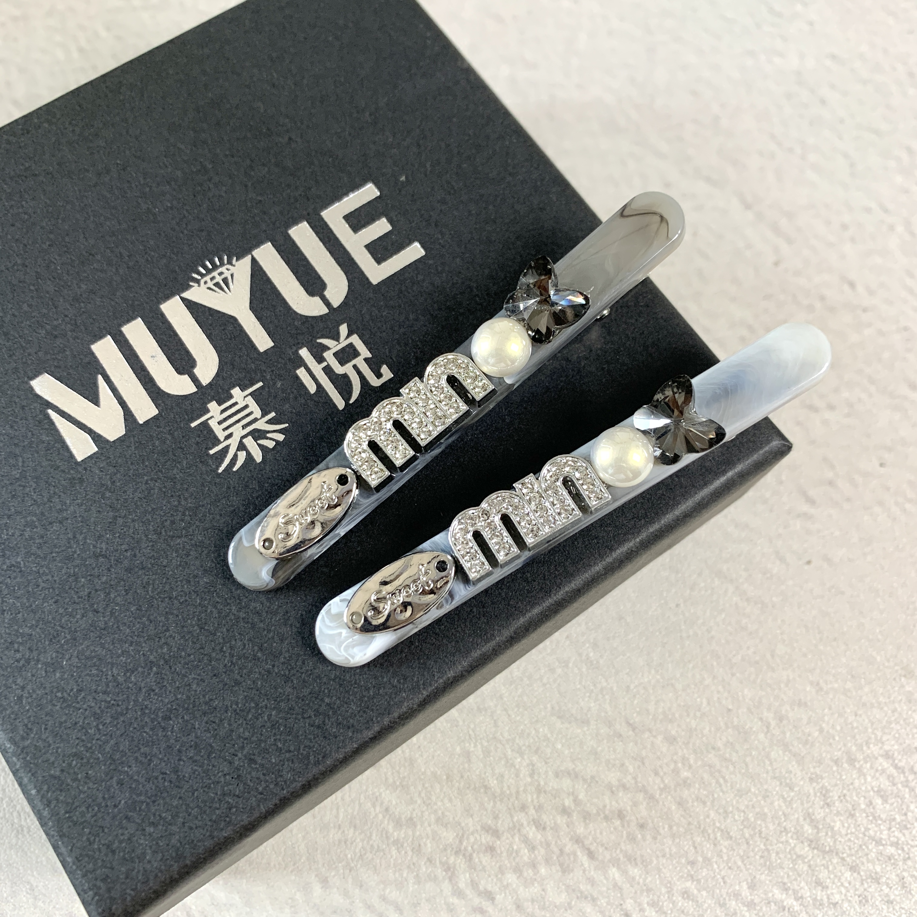 慕悦-M071专柜水墨风一字简约气质轻奢边夹8cm鸭夹