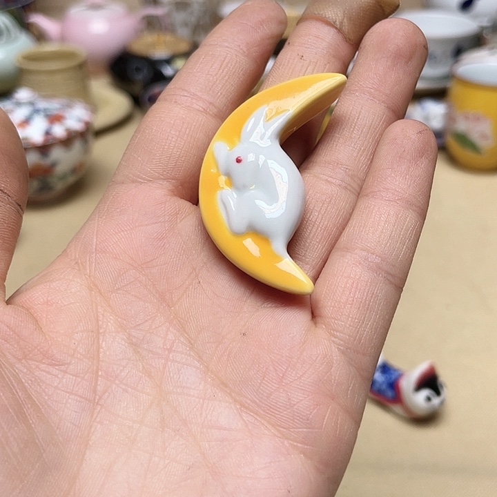 紫砂茶宠盘子都被压下去