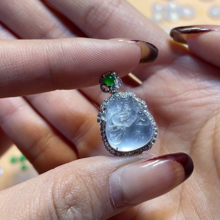 翡翠颈饰18K金镶嵌财爷爷