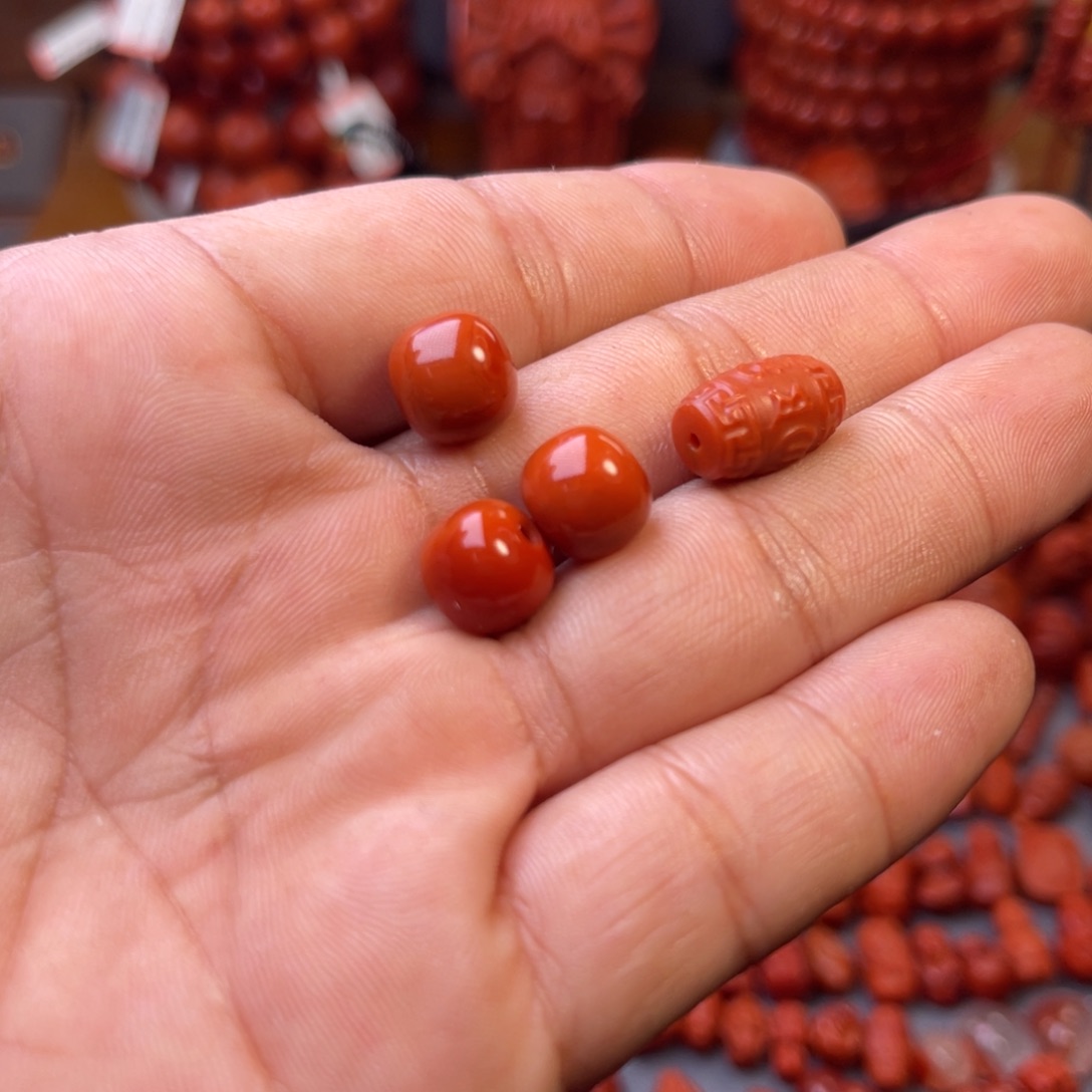 刘***应南红玛瑙未镶嵌川料精工套装