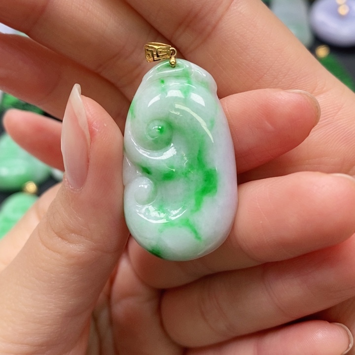 翡翠颈饰未镶嵌吊坠