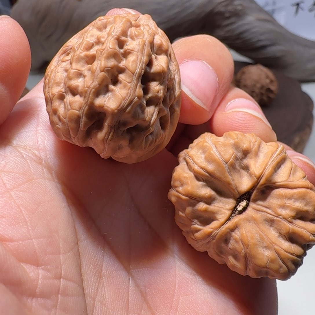 文玩核桃吊坠原树水晶蛤蟆