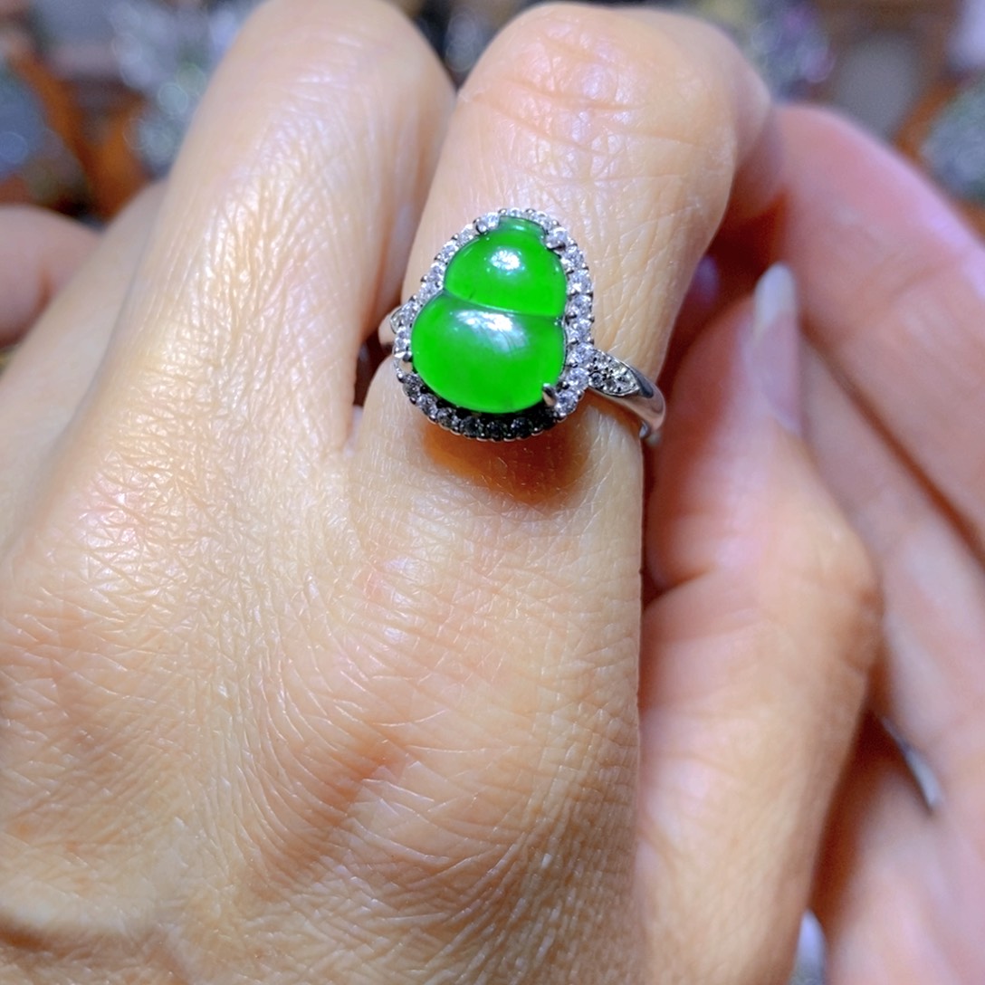 翡翠颈饰银S925镶嵌天然翡翠