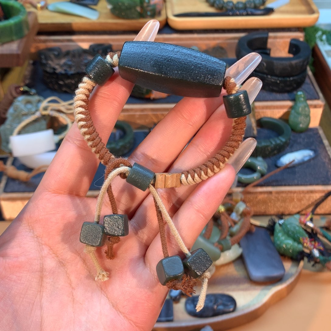 和田玉（糖玉）未镶嵌挂件