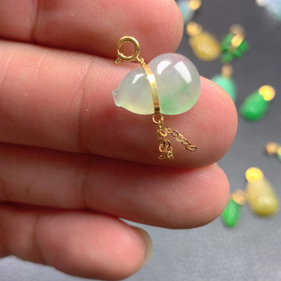 【闪购商品】颈饰18K金镶嵌翡翠翡翠