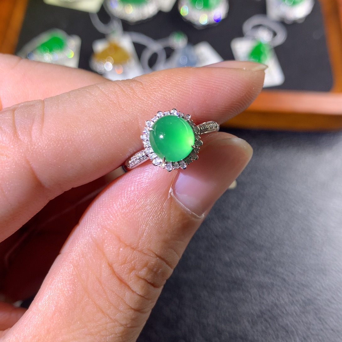 翡翠18K金镶嵌戒指翡翠