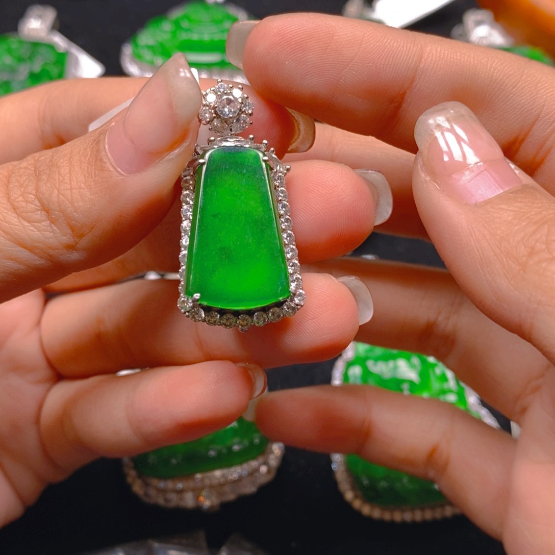 翡翠颈饰银S925镶嵌888888888