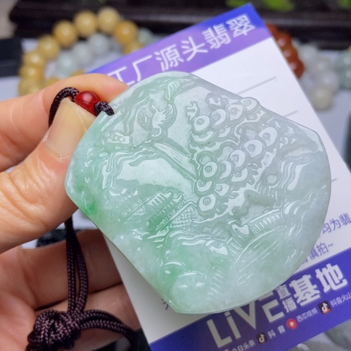 翡翠颈饰未镶嵌翡翠