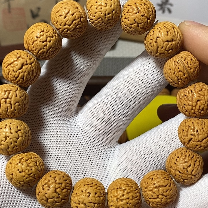 桃核手串顺顺利利25.8。  3福利