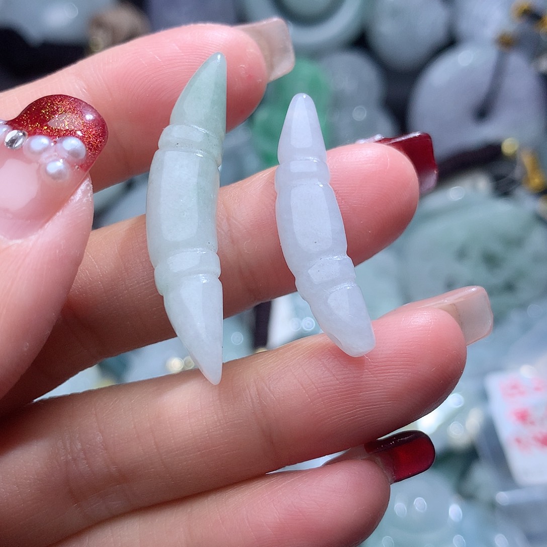 翡翠颈饰未镶嵌2286。