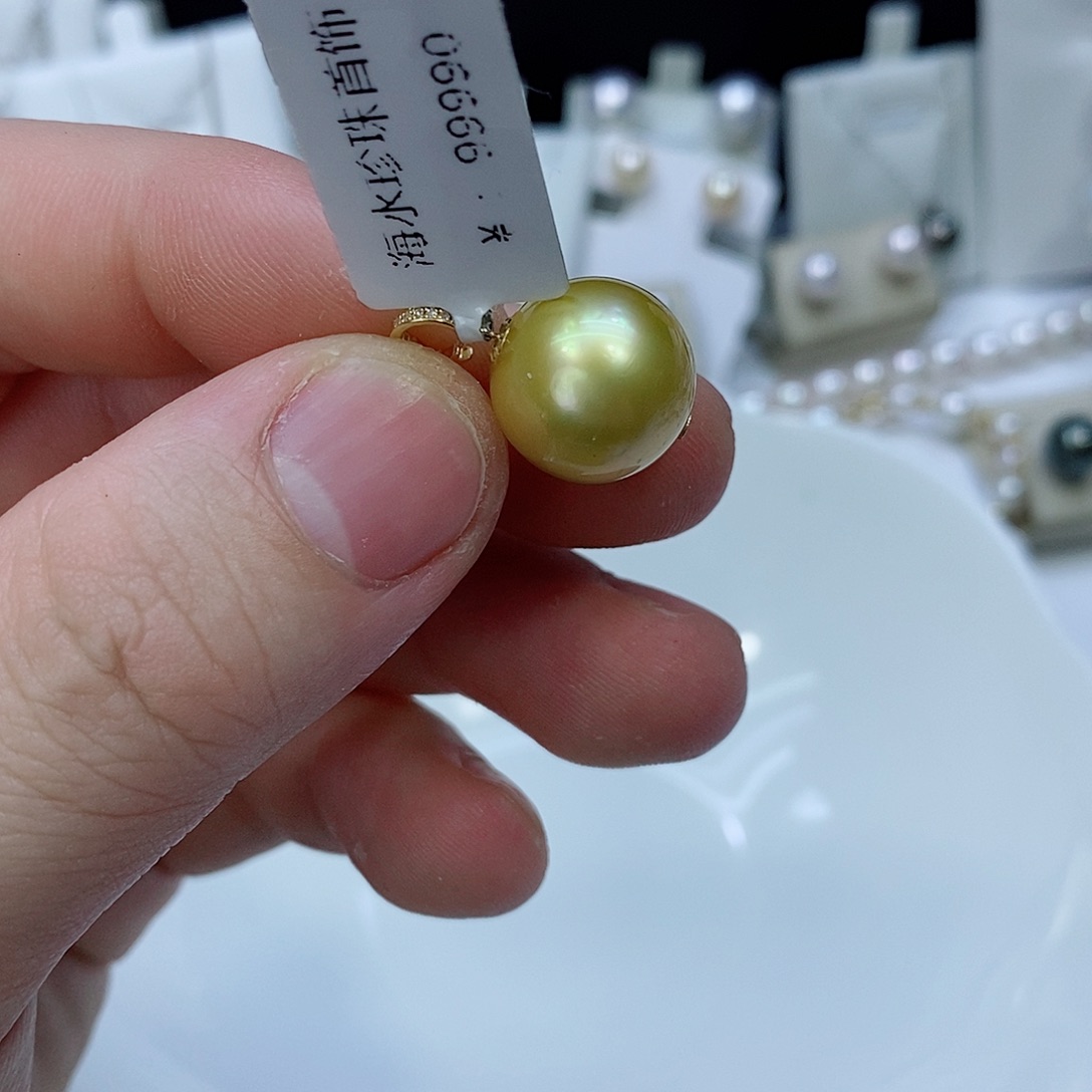 海水珍珠颈饰18K金镶嵌