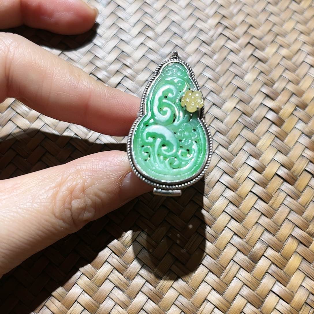 翡翠戒指银S925镶嵌个性十足时尚
