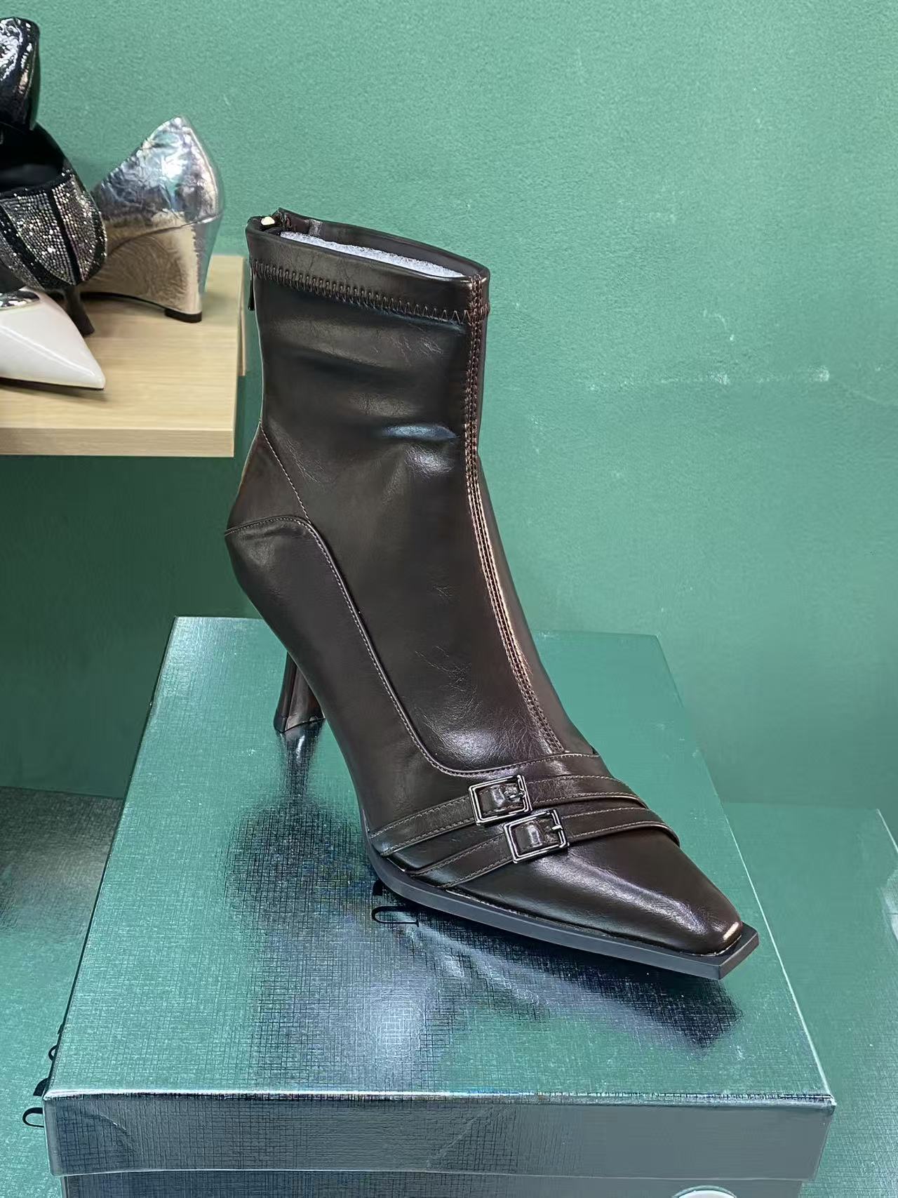 秋冬拉链细跟中跟胶粘防水短靴黑色靴子高跟方头气质秋冬百搭女靴