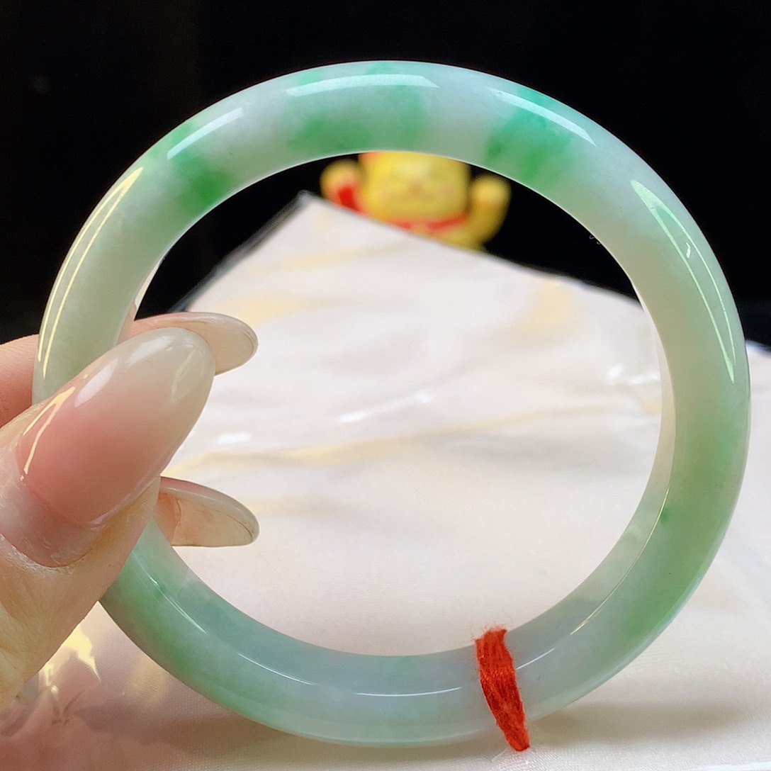 翡翠手镯未镶嵌天然翡翠5145