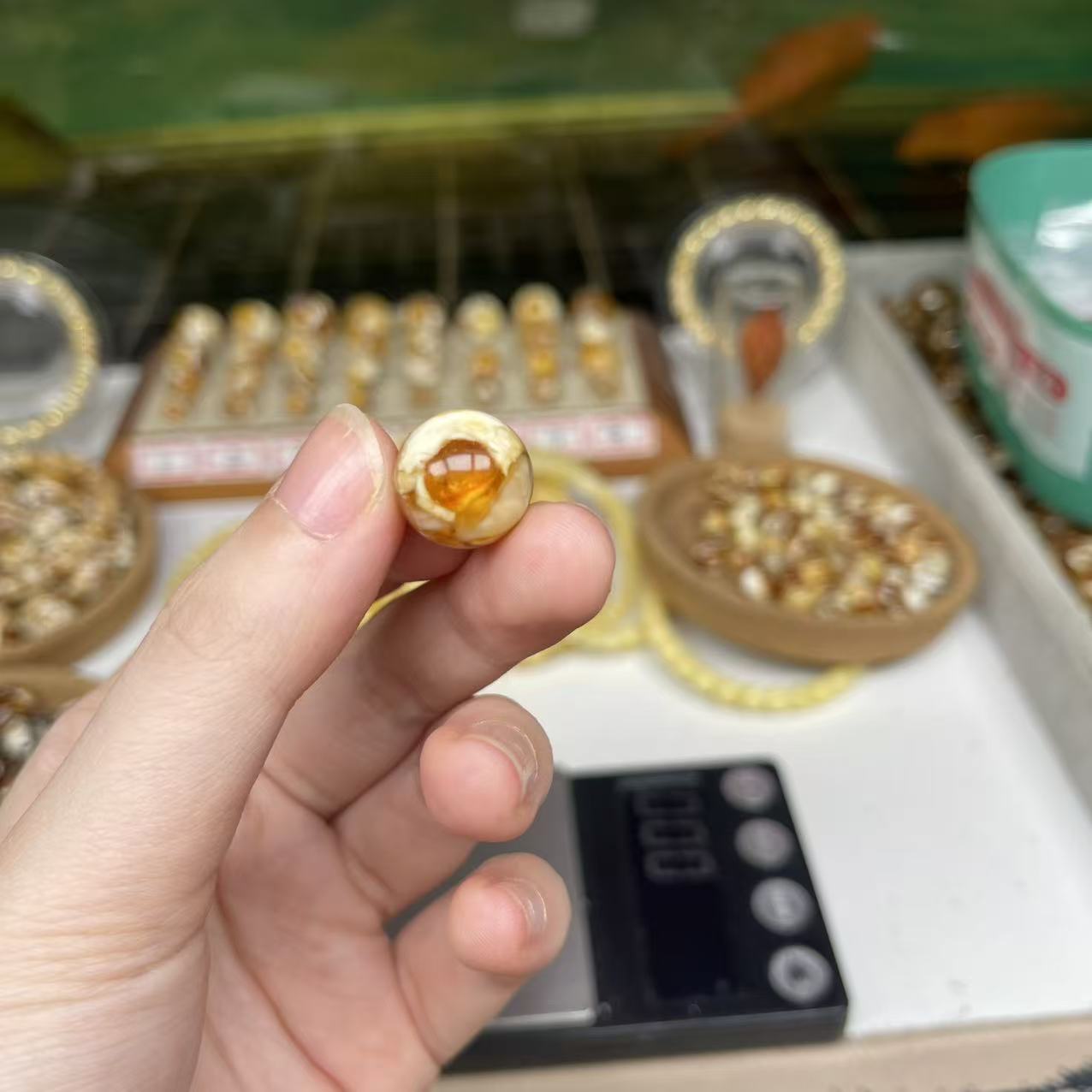 沁色蜜蜡白花圆珠一物一图尺寸14mm编号1216号