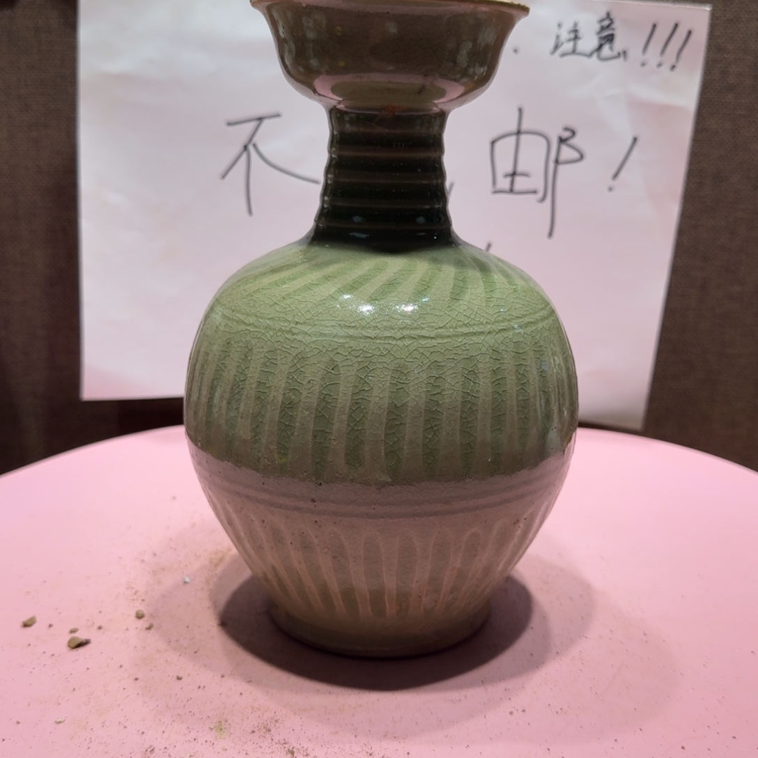 陶其他漂亮的小瓷瓶子