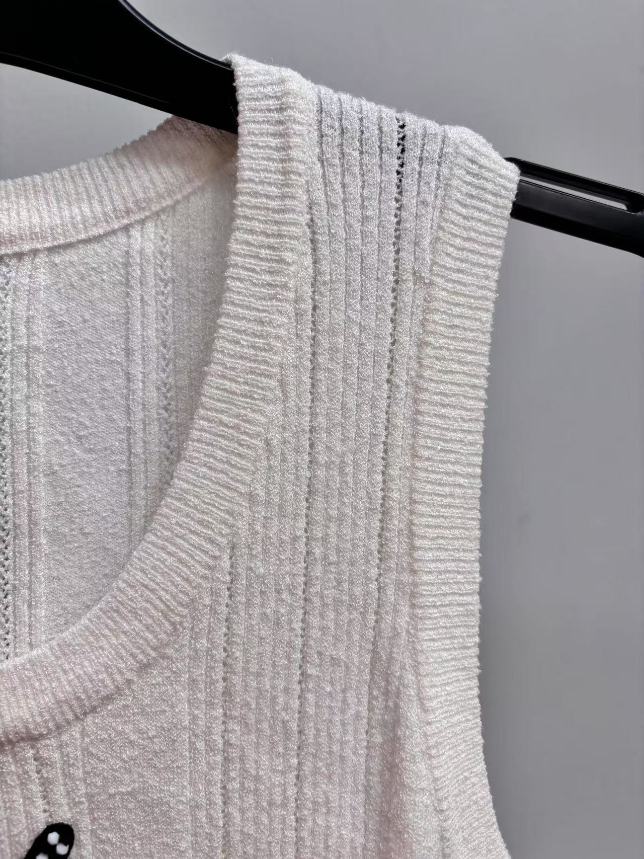 [轻奢] 女款时尚百搭休闲小背心老头 ZK215