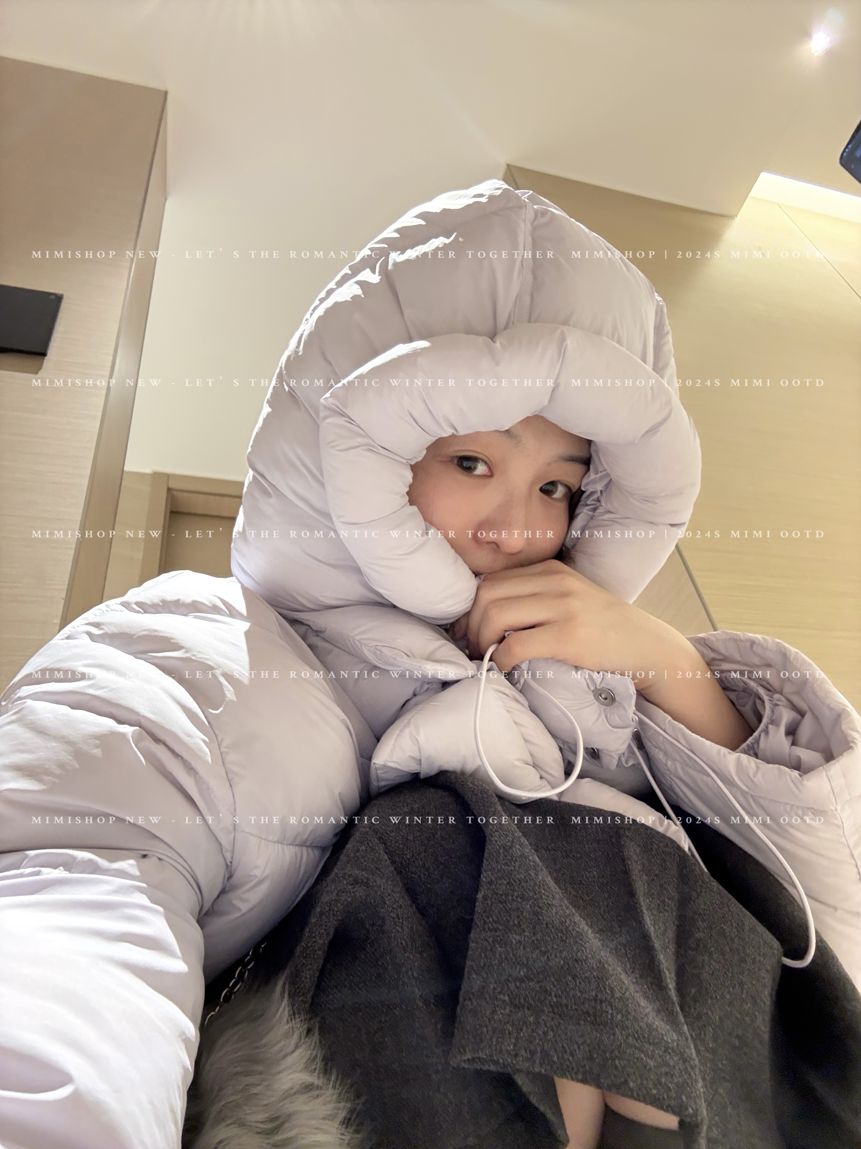 一件浅紫可拆卸连帽羽绒服