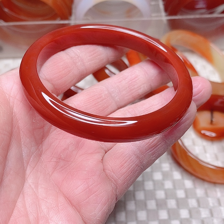 玛瑙/玉髓手镯未镶嵌