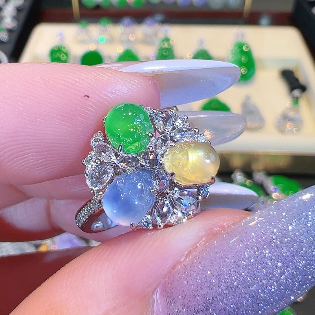 翡翠戒指18K金镶嵌翡翠