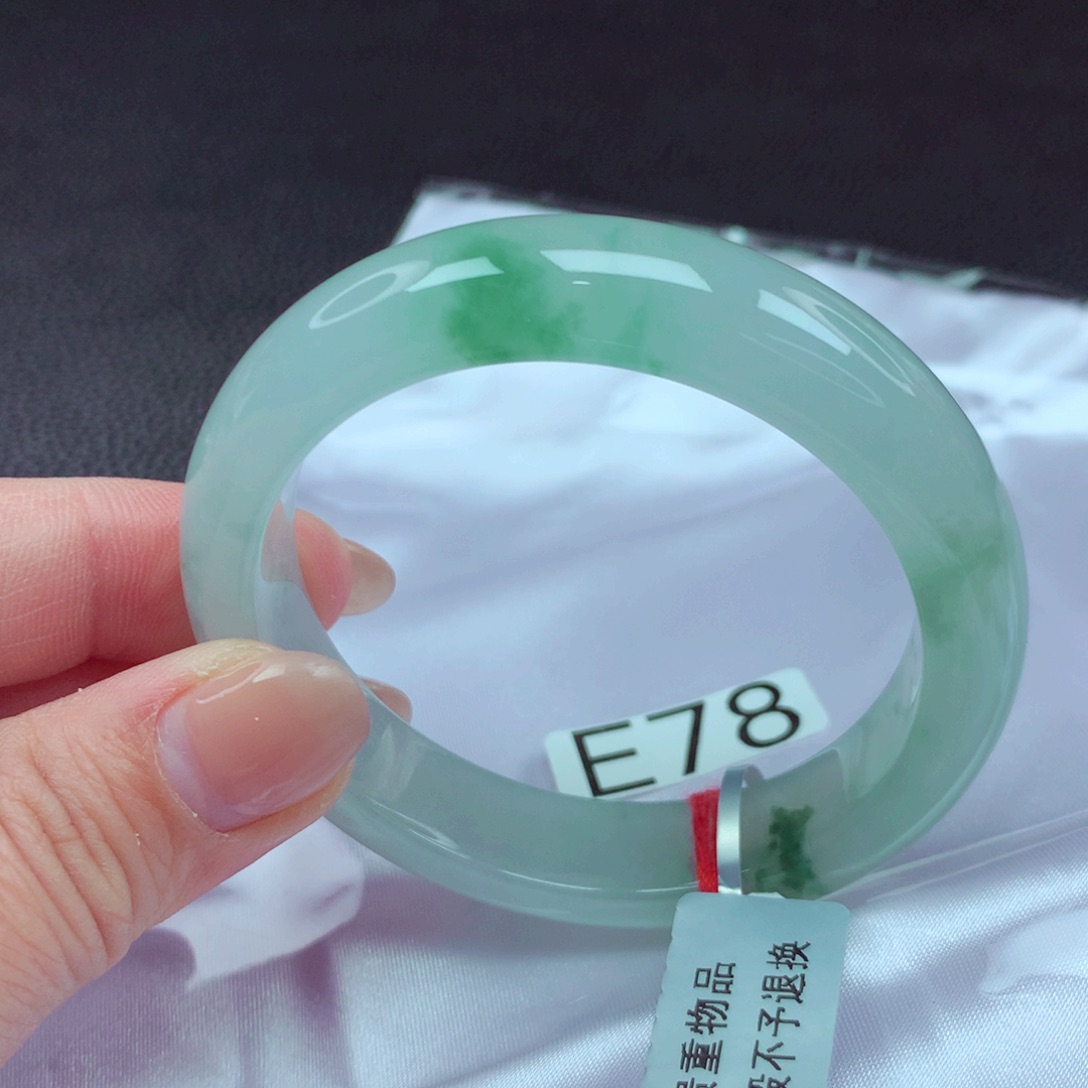 翡翠手镯未镶嵌手镯88