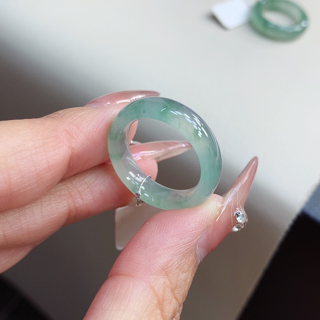 翡翠戒指未镶嵌?20号