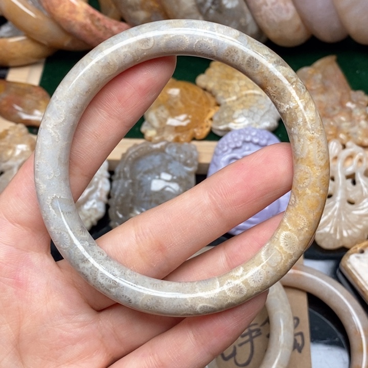 硅化珊瑚（珊瑚玉）手镯未镶嵌62.3