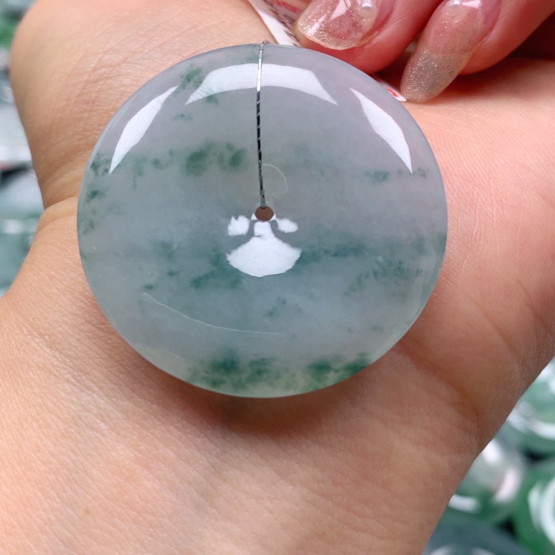 翡翠颈饰未镶嵌天然翡翠