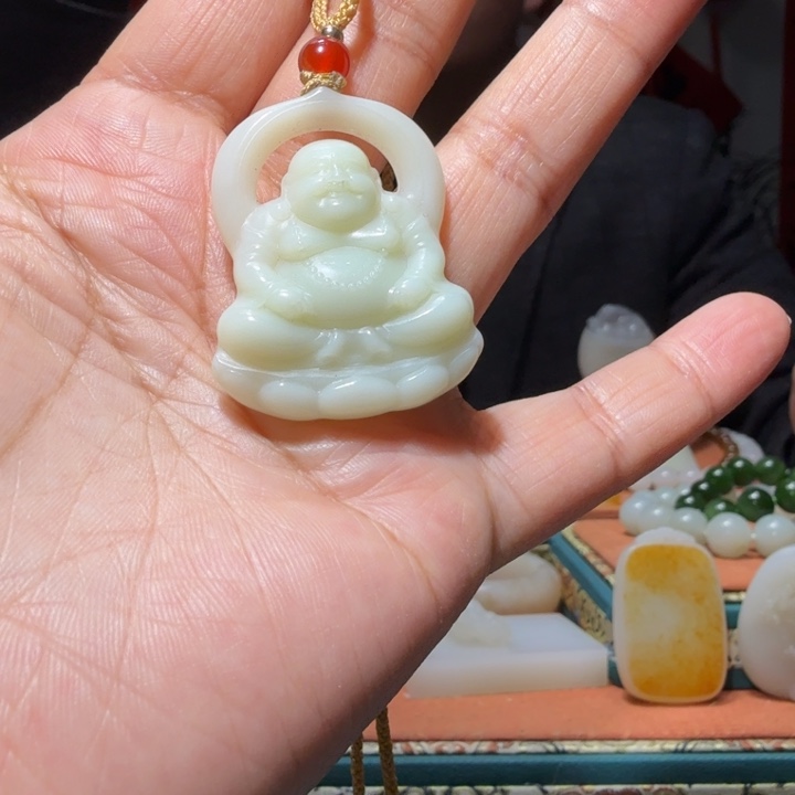 和田玉颈饰未镶嵌