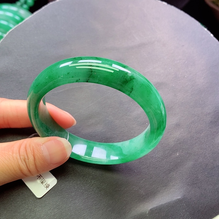 未镶嵌手镯石英质玉
