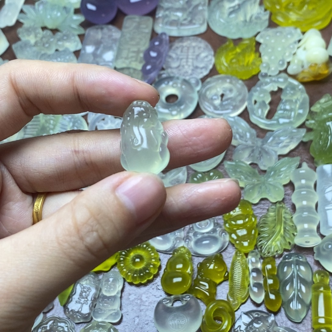 蛇纹石玉合金颈饰