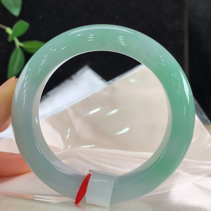 翡翠手镯未镶嵌111-5831