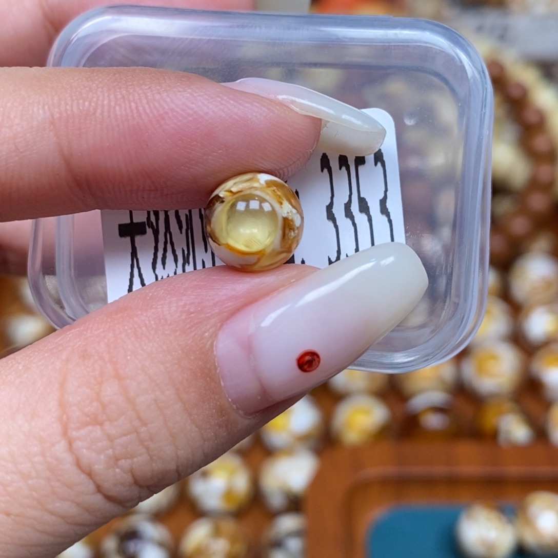 蜜蜡未镶嵌珠宝奇石3353