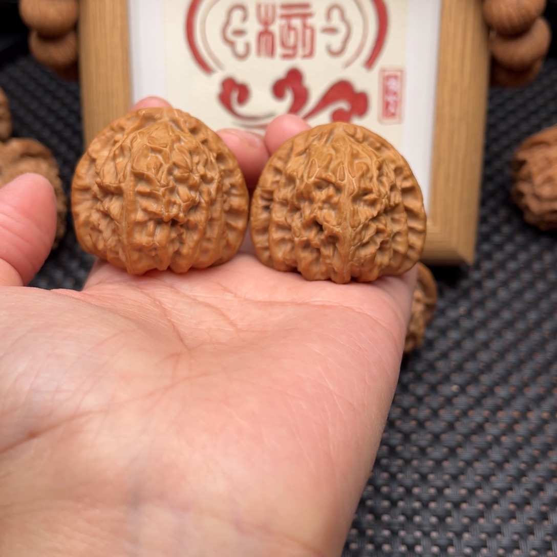 吊坠文玩核桃白狮子39尺