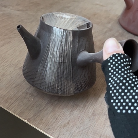 微瑕，明火，烧水壶550毫升黑色挑刀