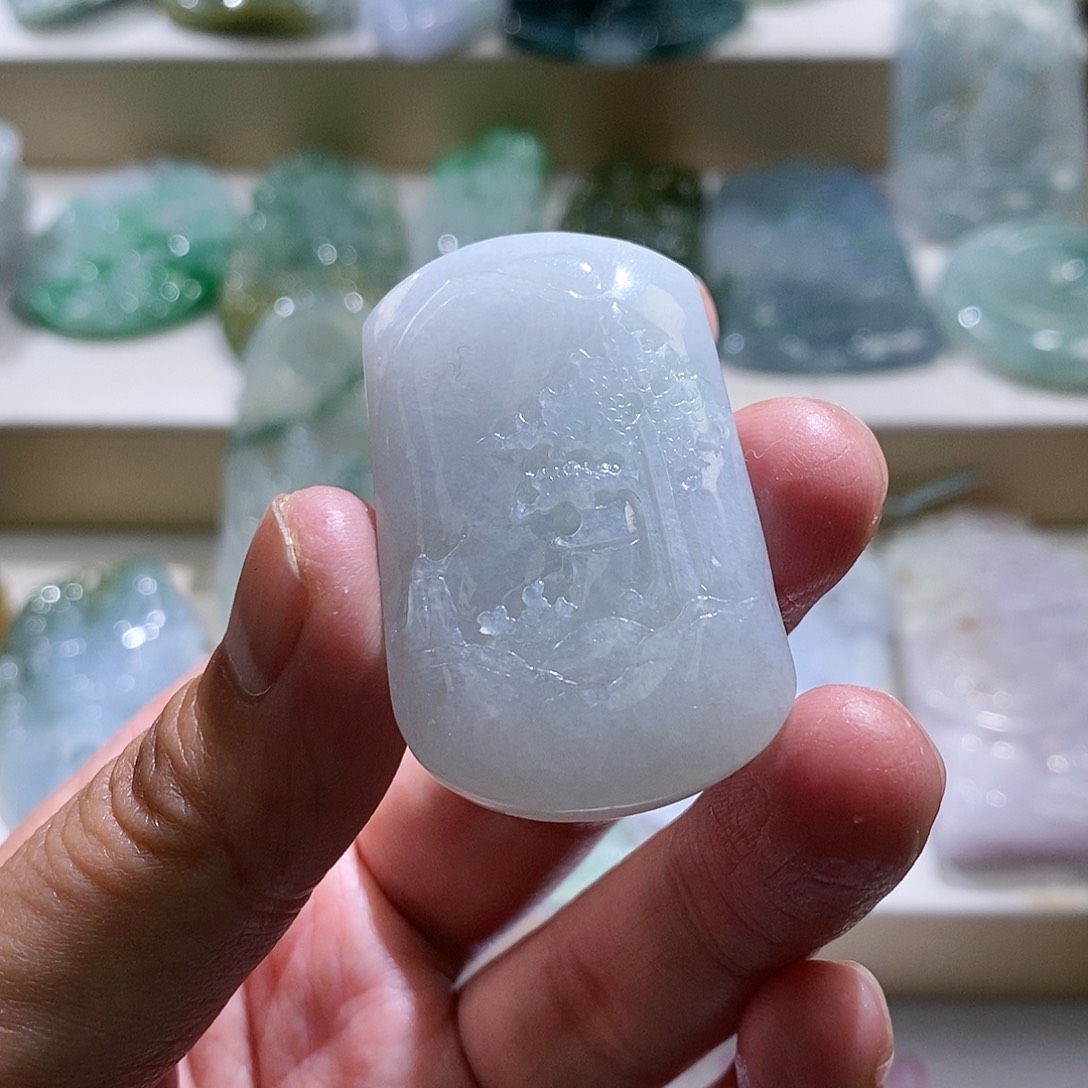 【闪购商品】翡翠颈饰未镶嵌山水