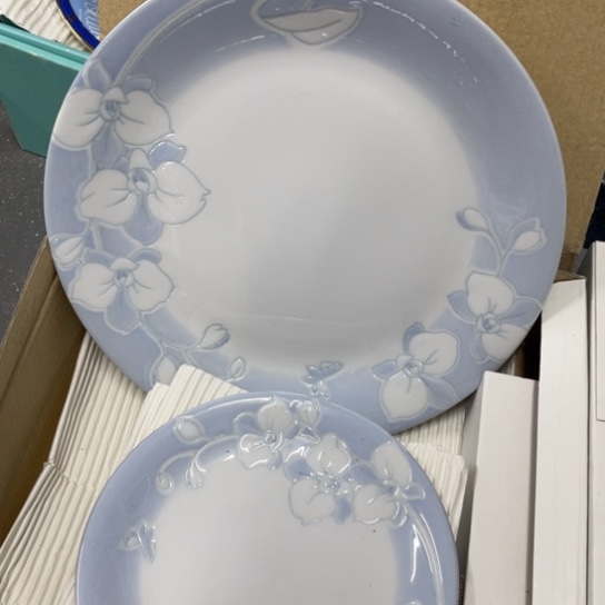 凌***时金葡萄瓷器欢迎您