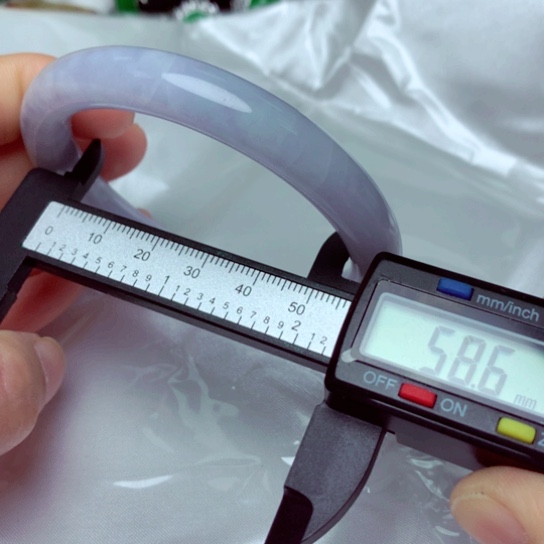 翡翠手镯未镶嵌手镯