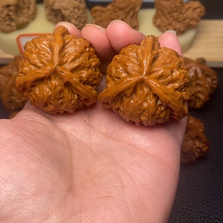 文玩核桃吊坠郁****?工艺三棱