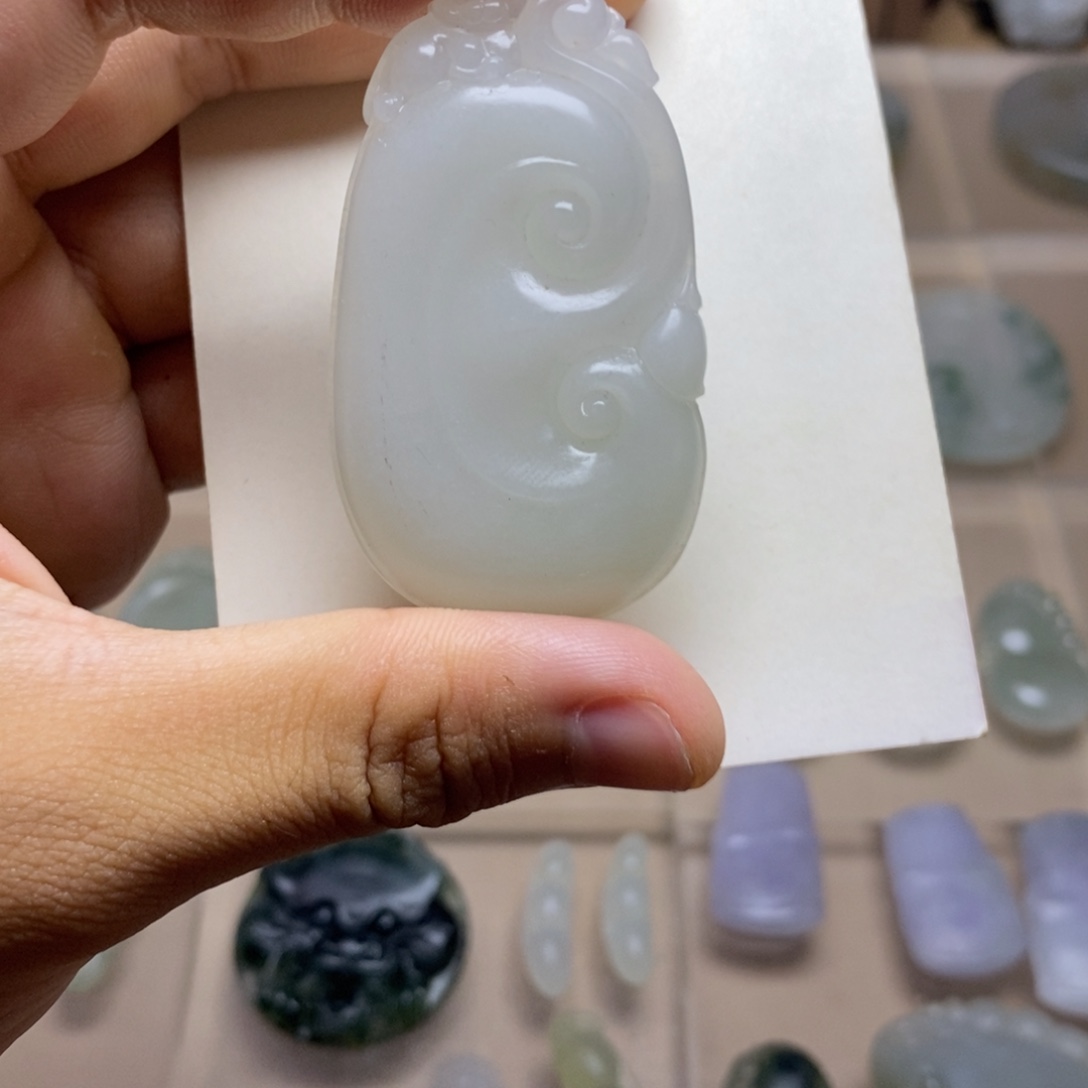 未镶嵌定制翡翠如意