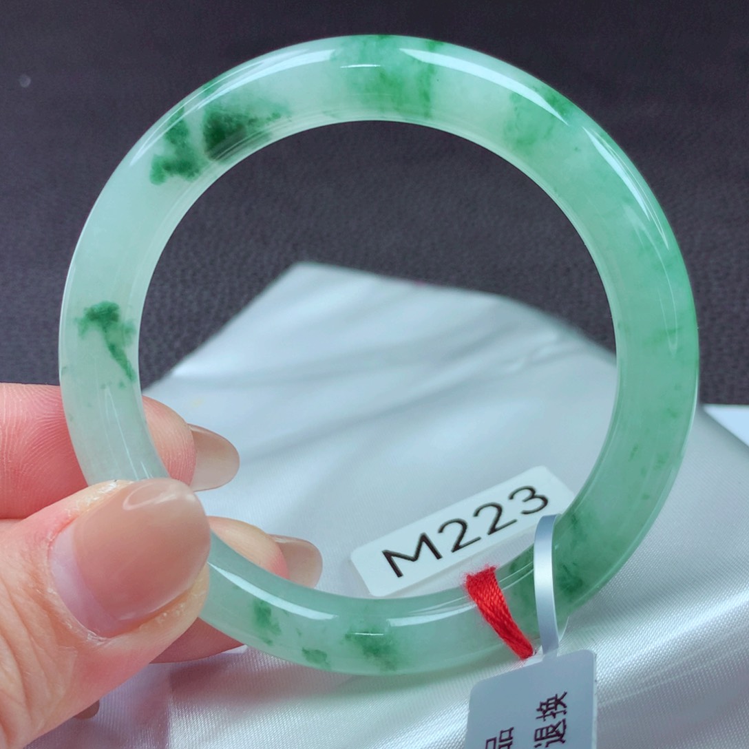 翡翠手镯未镶嵌手镯88