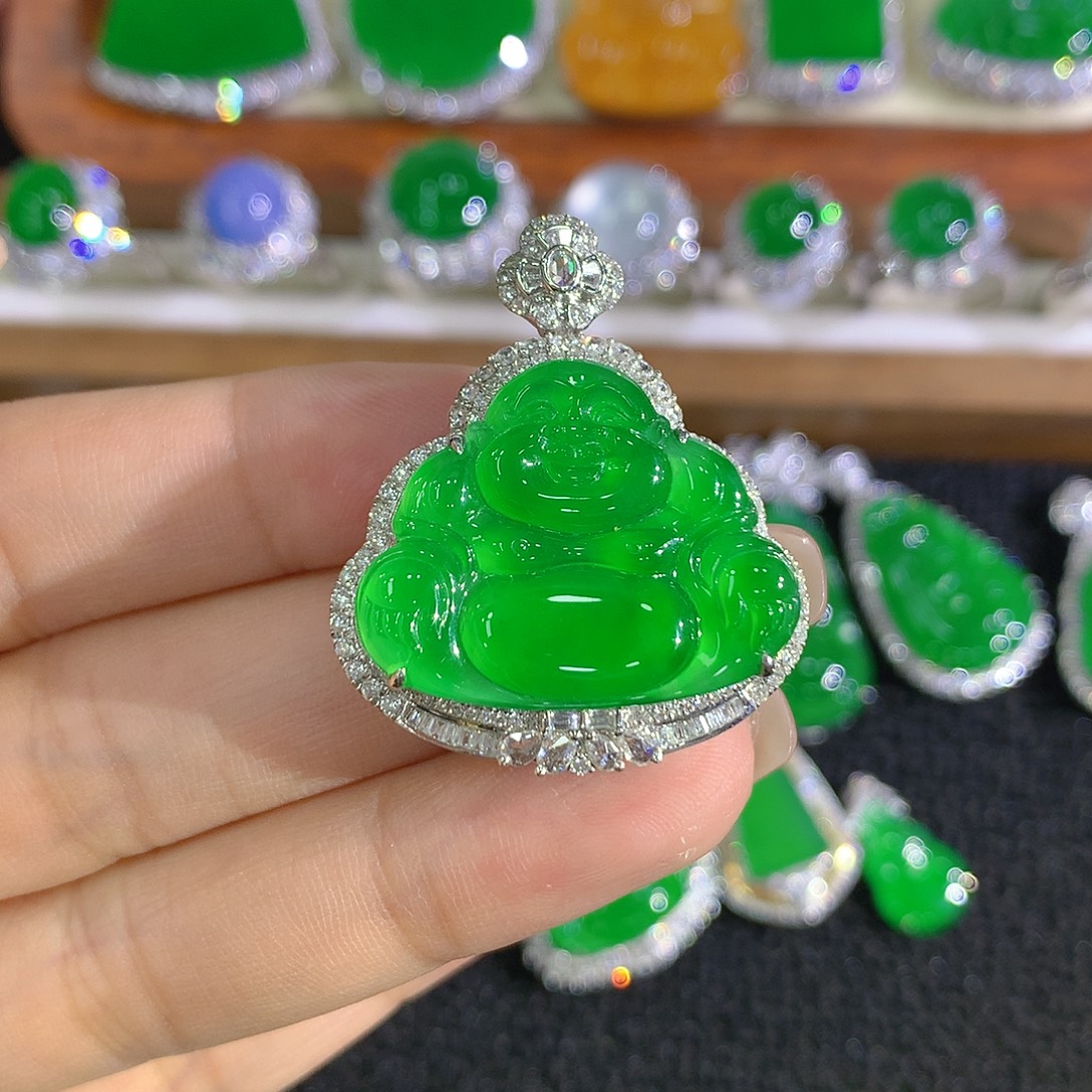 启****翡翠18K金镶嵌颈饰分单