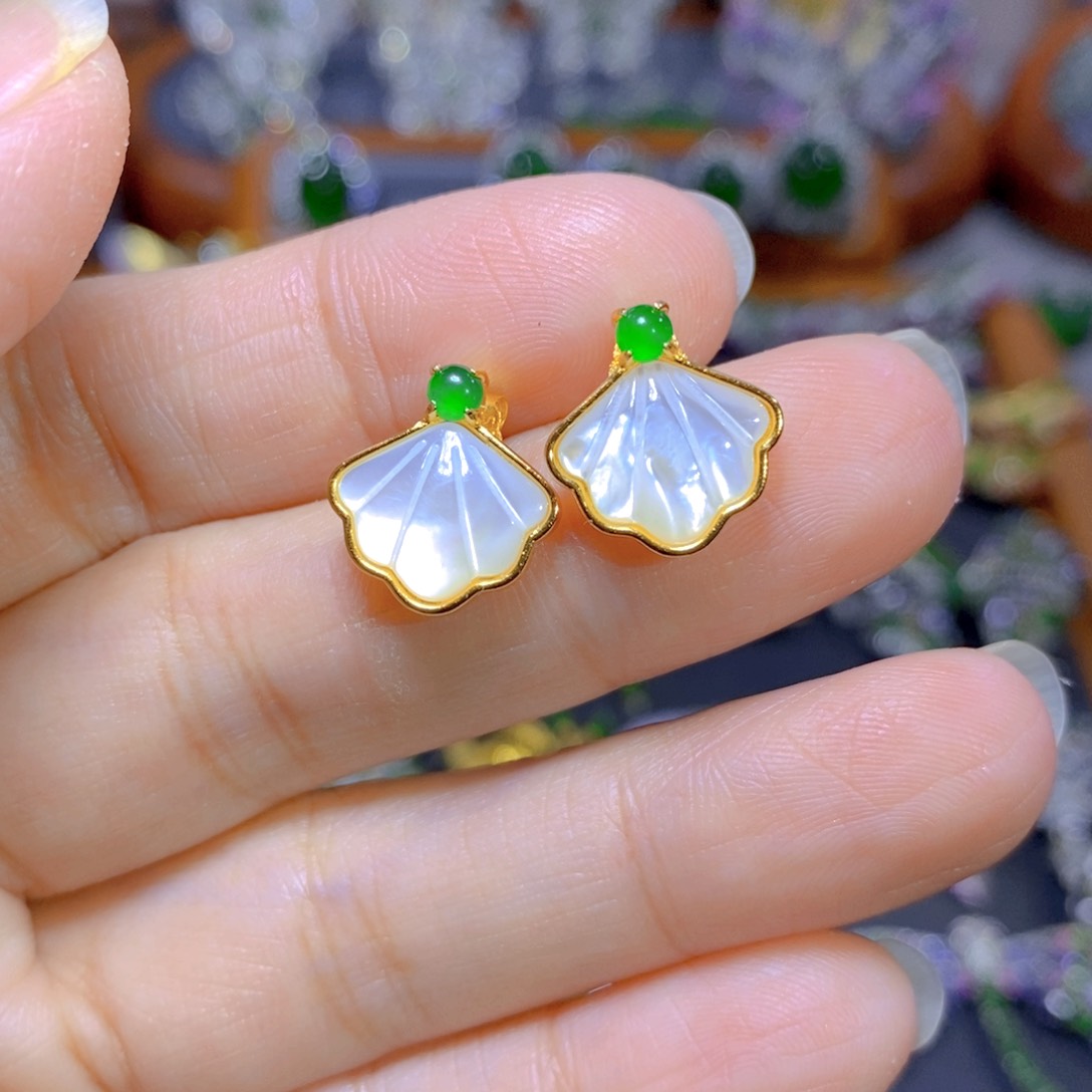 翡翠颈饰银S925镶嵌天然翡翠