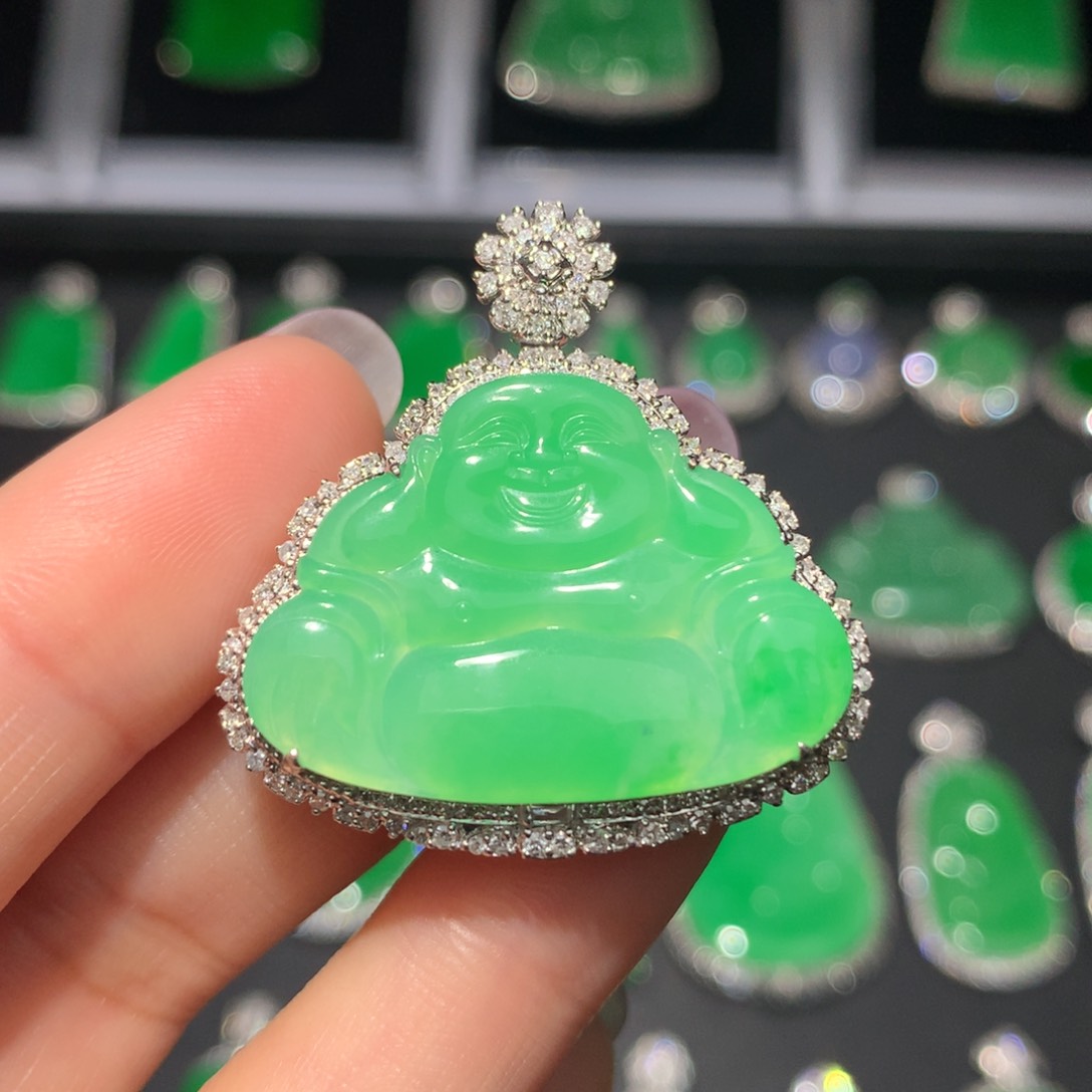 翡翠颈饰18K金镶嵌翡翠