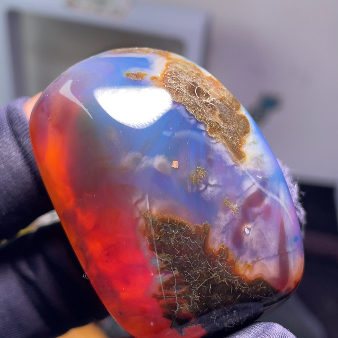 琥珀裸石未镶嵌。。