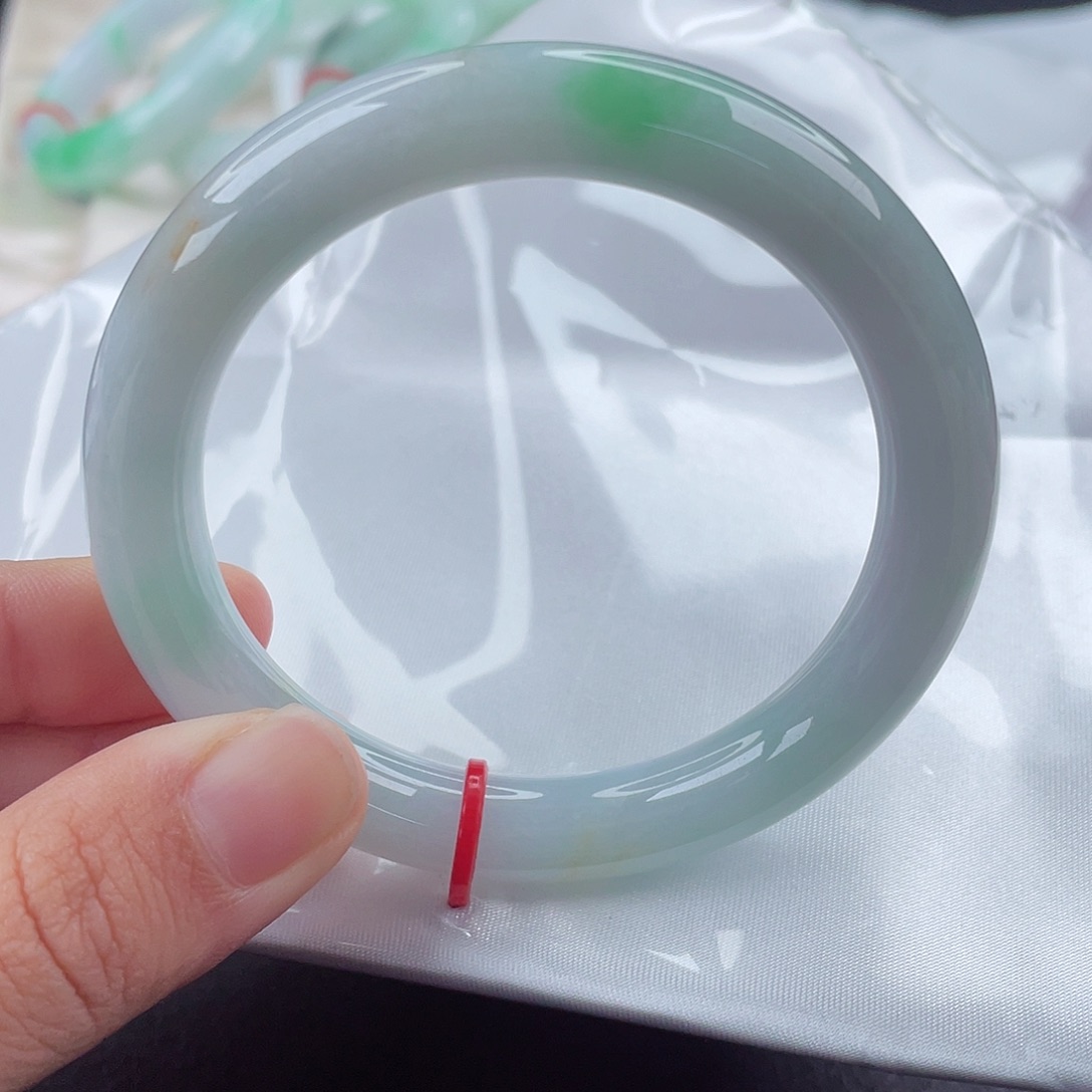 翡翠手镯（圆镯）未镶嵌54-55圈