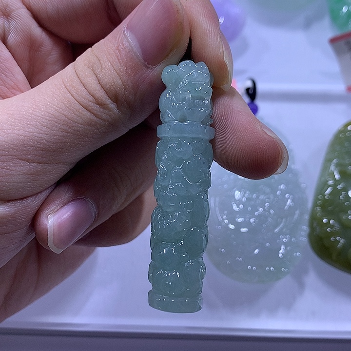 翡翠未镶嵌颈饰天然翡翠A货吊坠