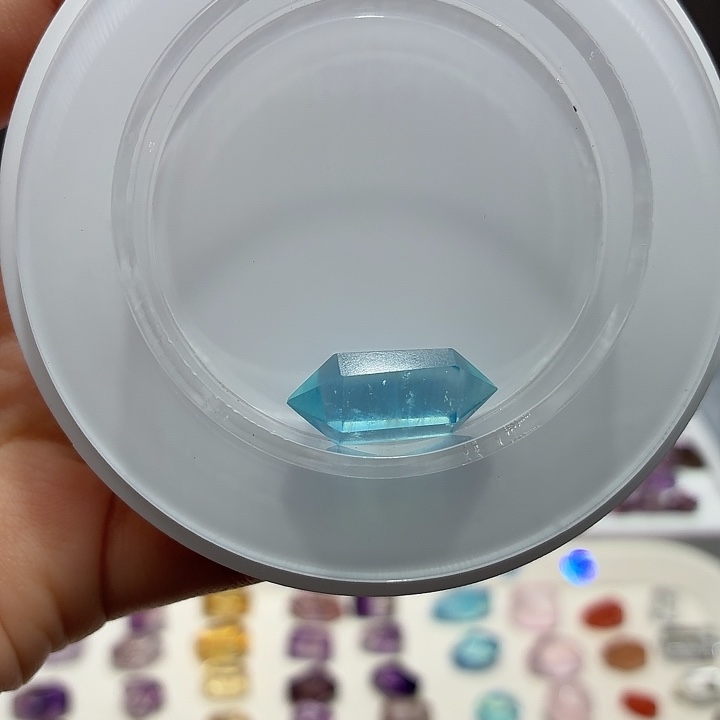 珠宝半成品未镶嵌水晶海蓝宝双尖打孔定制不退换