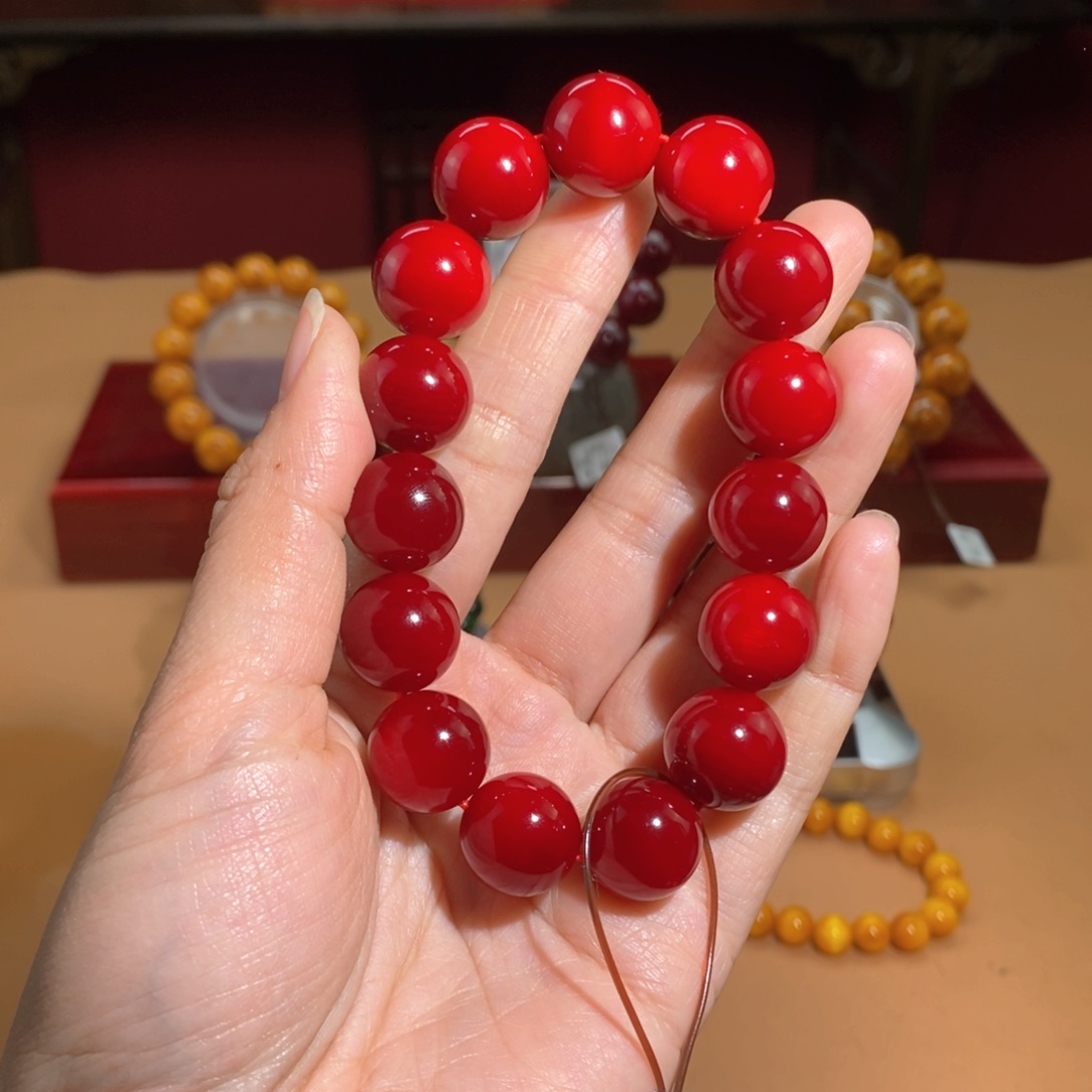 贝壳杉濮****厂帝王血龙木1.5*36颗带葫芦款手持